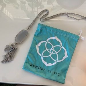 Kendra Scott necklace